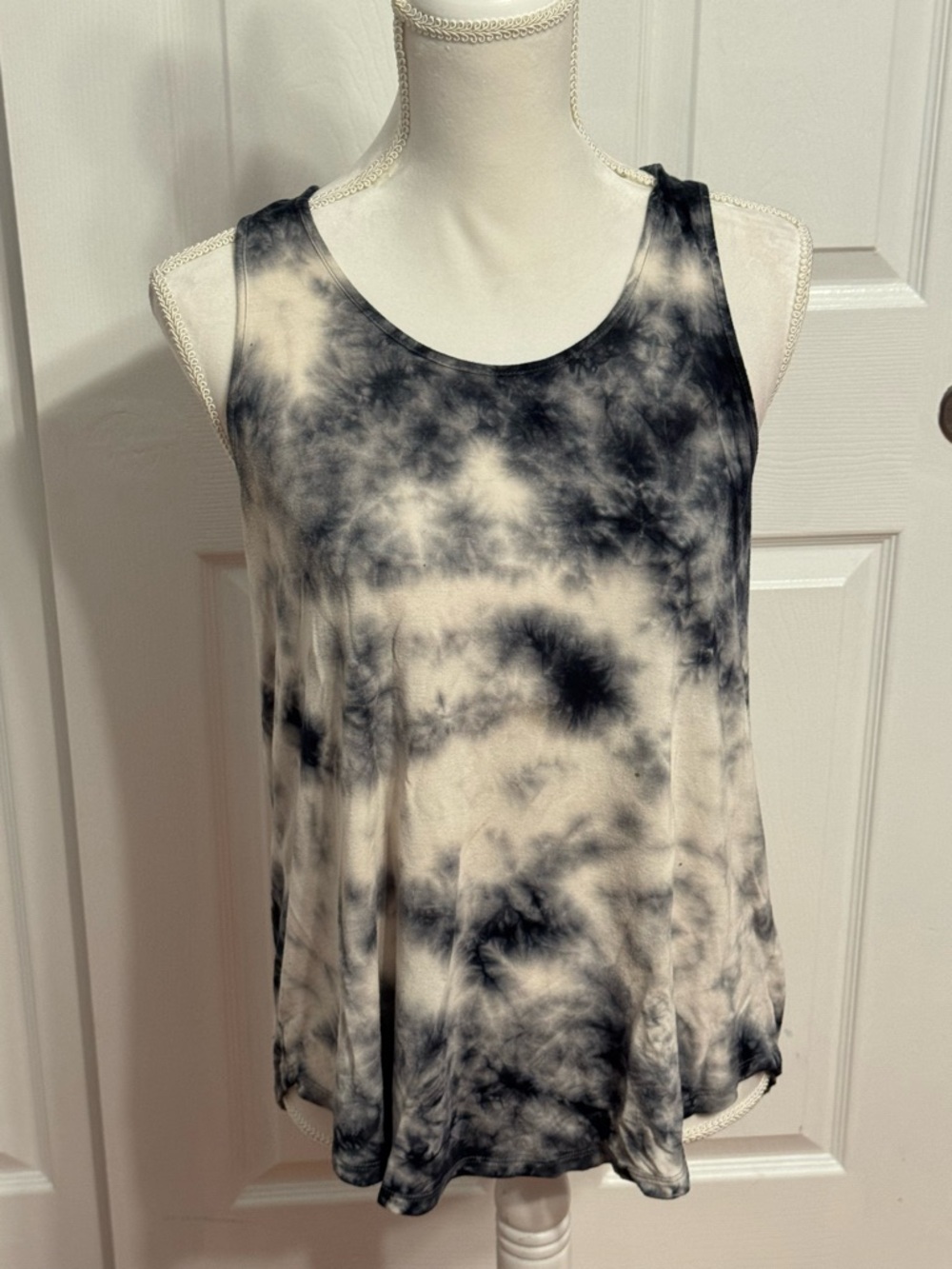 American Eagle Outfitters Favorite Tank Ombré Blue and White Racerback Tank